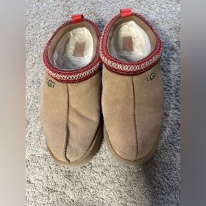 Women’s Size 10 Platform Ugg Tazz Slippers in Chestnut